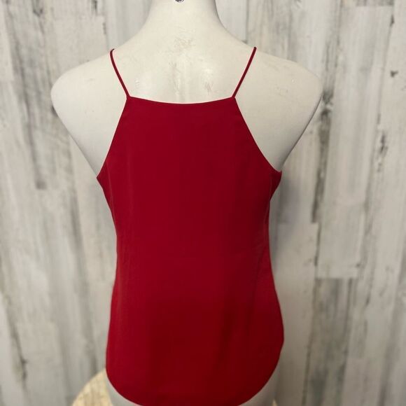 Red tank top - Picture 5 of 6